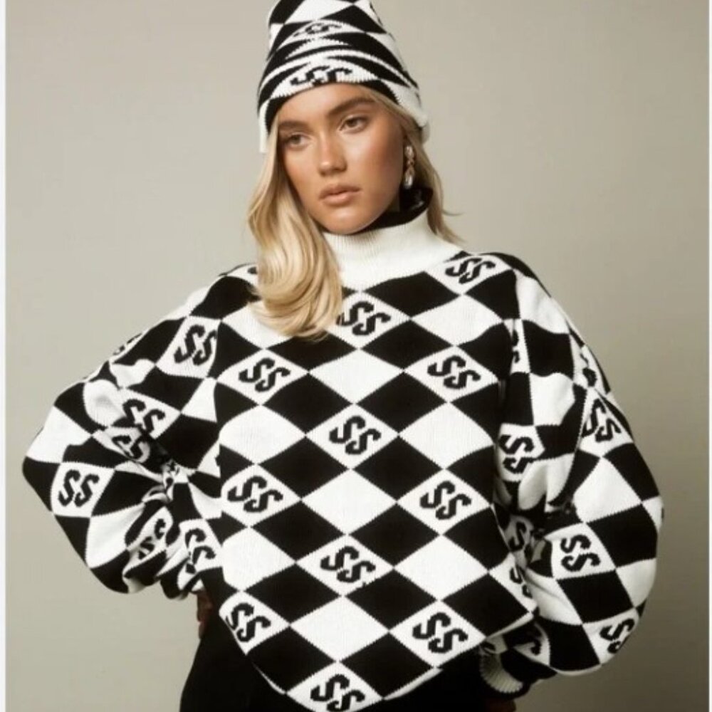 Sisters+Seekers Black & White Slouchy Funnel Neck SS Logo Knit Sweater Pullover - Picture 9 of 9